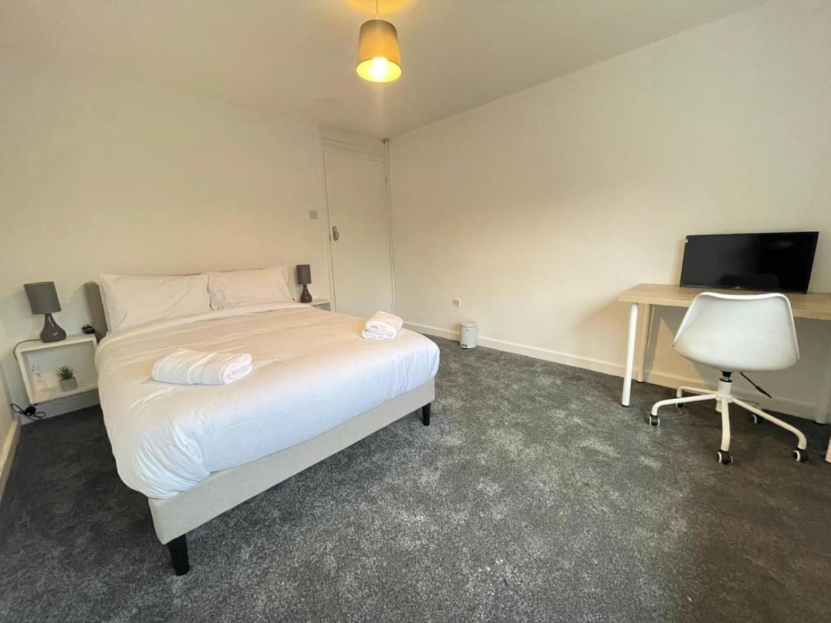 Spacious Bedroom In Beckton Londres Exterior foto